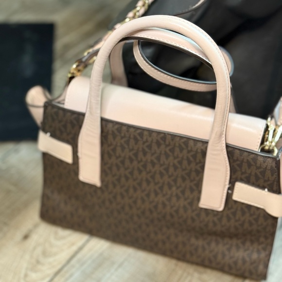 Carmen Extra-Small Logo and Leather Belted Satchel Crossover Purse 👜 - Picture 6 of 13